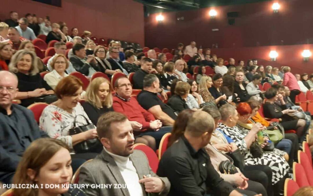Kino w BDK i wyjazd do Teatru